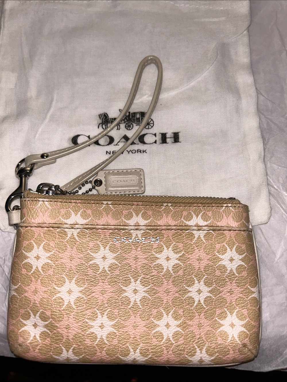 Coach corner zip wristlet cream&pink monogram,Creame hangtag, Dusty